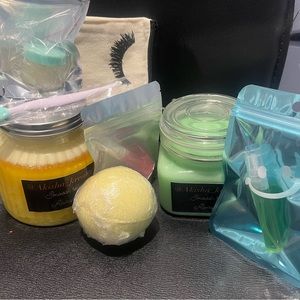 Body care box complete with 5 Pieces. Select your pampering needs…